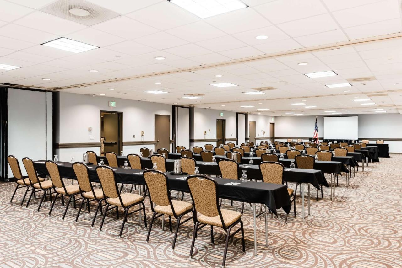 Radisson Hotel Denver-ออโรรา ภายนอก รูปภาพ